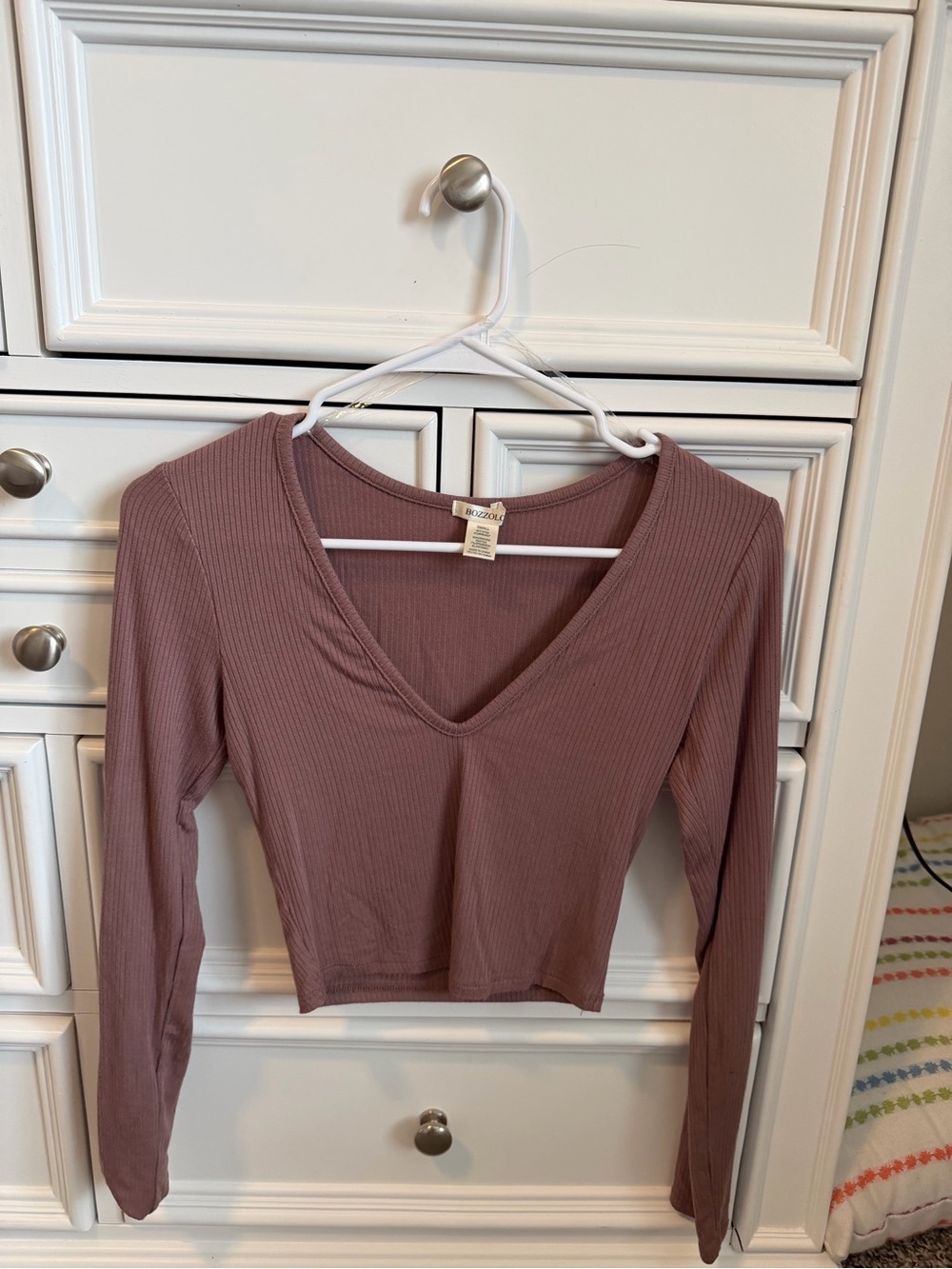 Bozzolo Ribbed V-Neck Long Sleeve Crop Top - Mauve